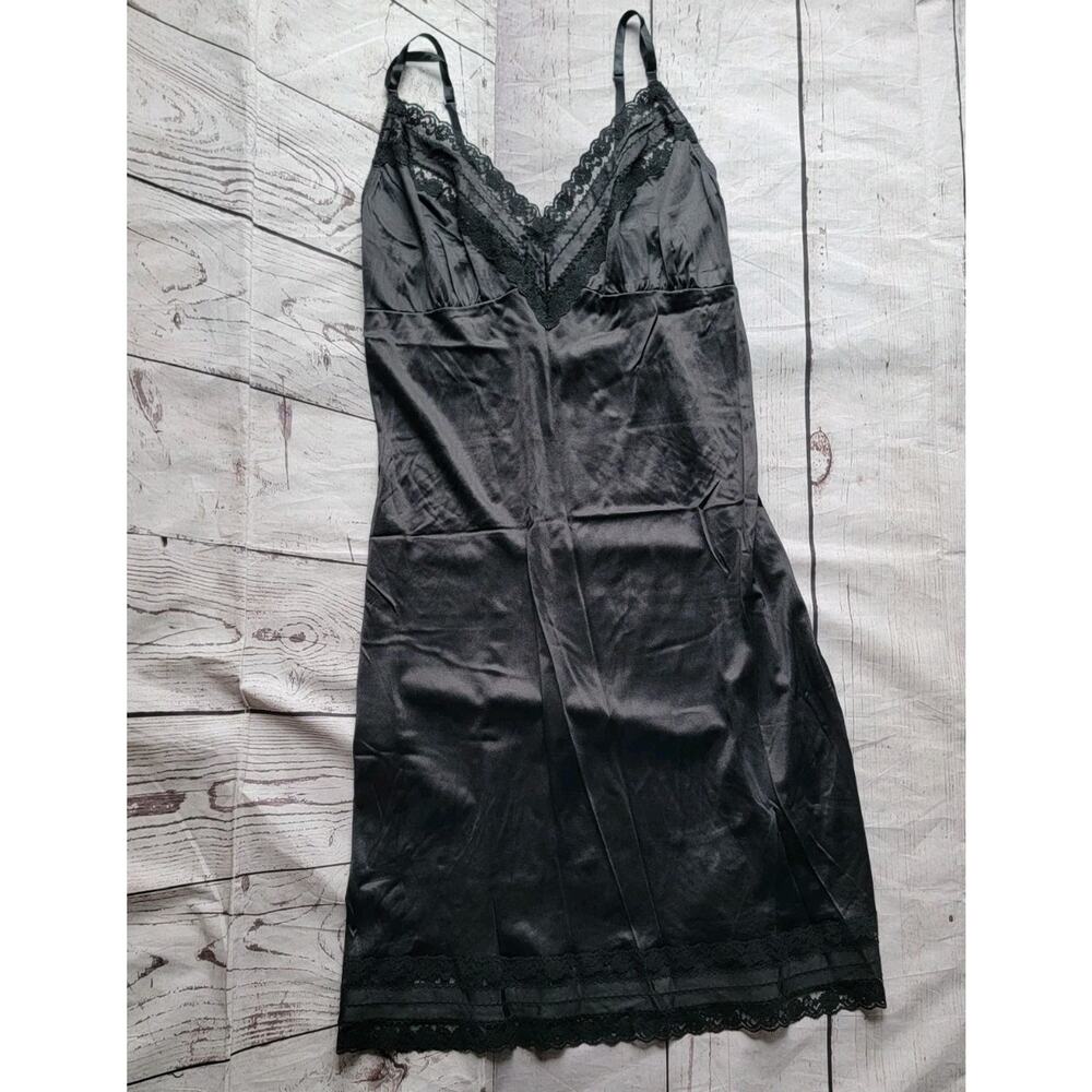VTG Bari Black Fancy Scalloped Lace Union Made Nylon Full Slip Dress sz 36
